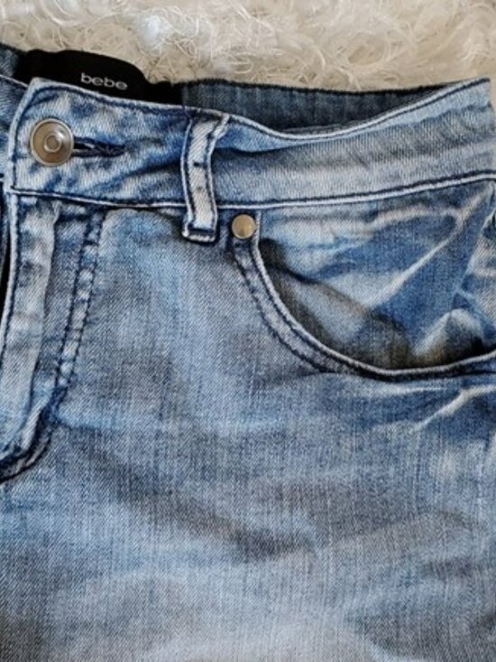 bebe Addiction Women's Jean Shorts Size 25 Light Blue Denim Cutoffs Fray Outdoor - Picture 4 of 14